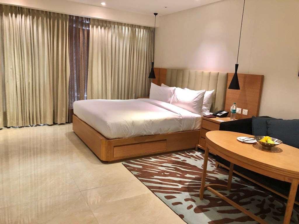 Oakwood Residence Whitefield Бангалор Номер фото
